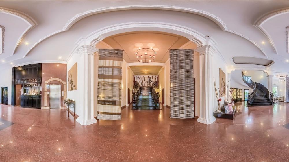 White Mansion 白色公馆 Otel Phnom Penh Dış mekan fotoğraf