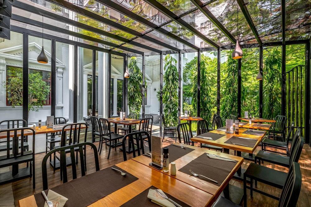 White Mansion 白色公馆 Otel Phnom Penh Dış mekan fotoğraf