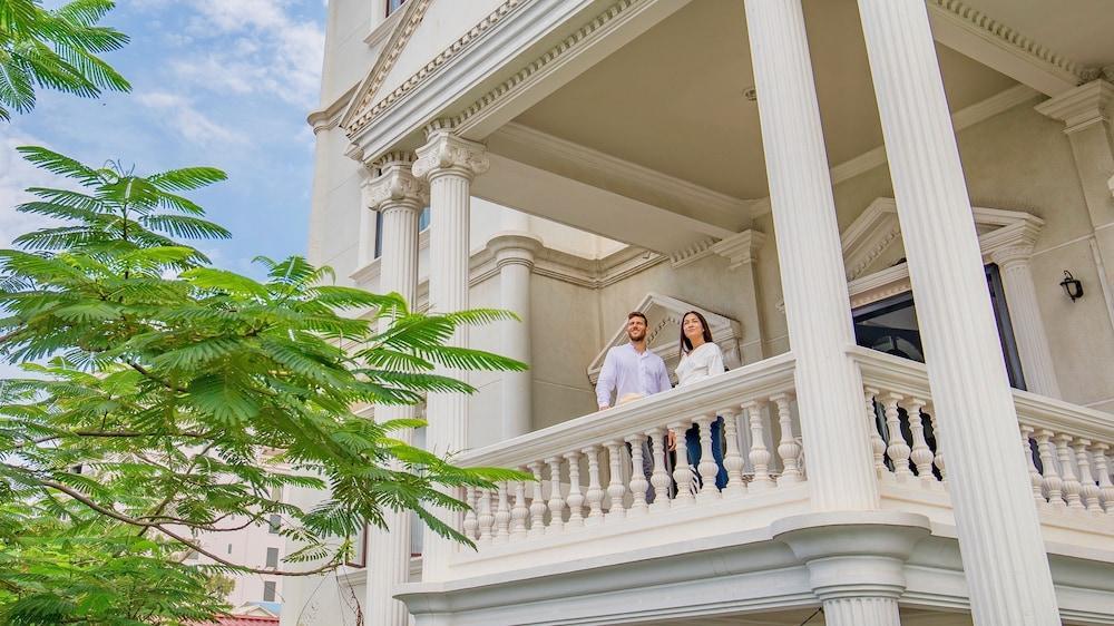 White Mansion 白色公馆 Otel Phnom Penh Dış mekan fotoğraf