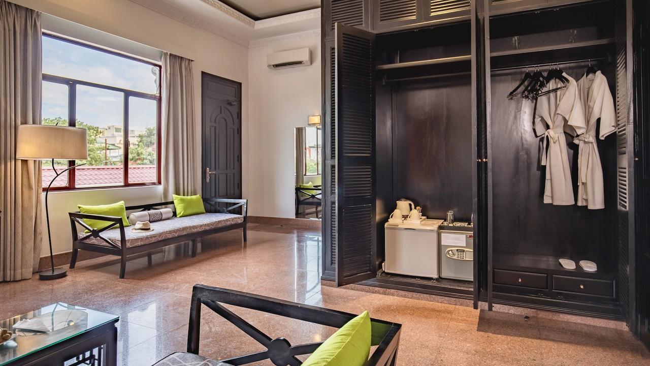 White Mansion 白色公馆 Otel Phnom Penh Dış mekan fotoğraf