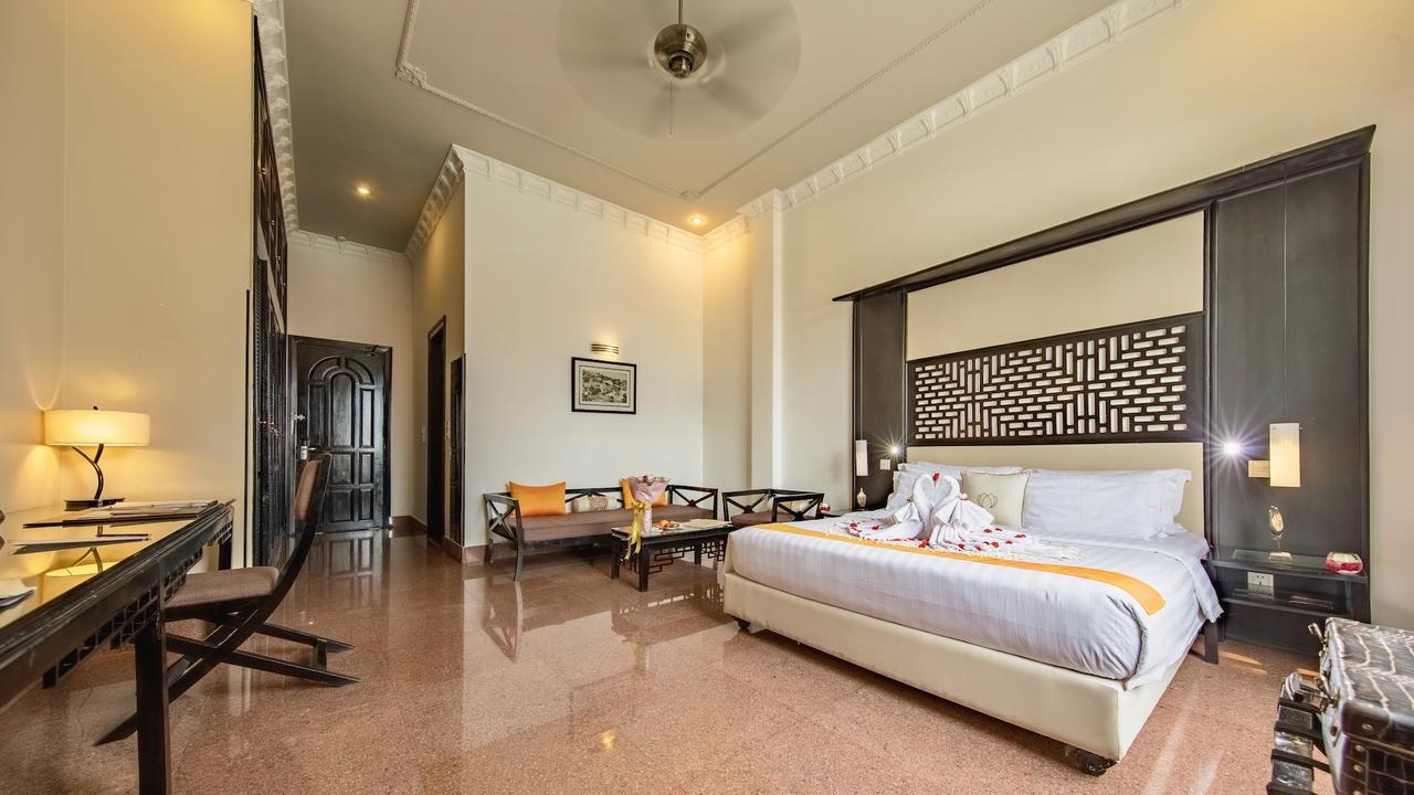 White Mansion 白色公馆 Otel Phnom Penh Dış mekan fotoğraf