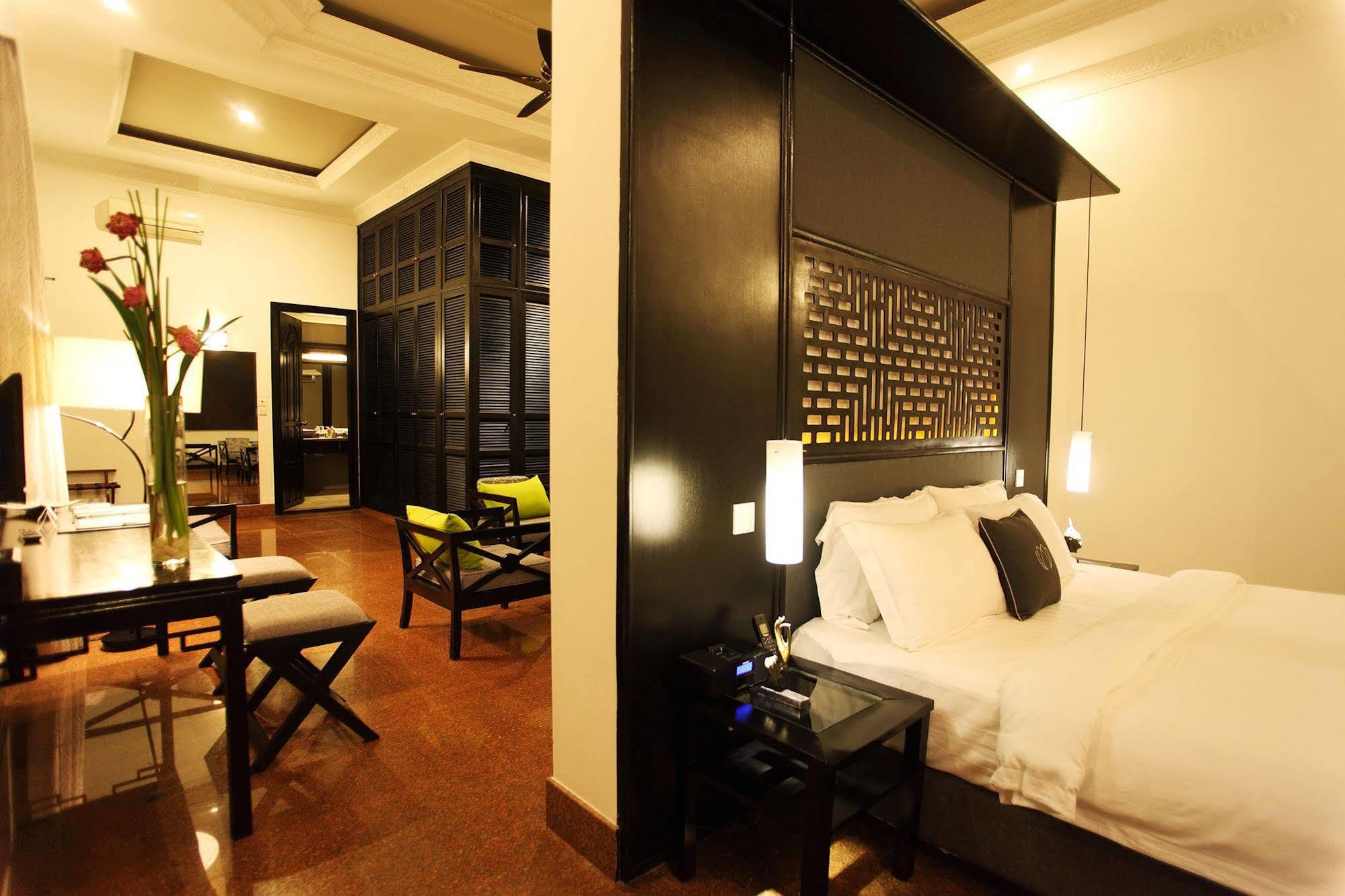 White Mansion 白色公馆 Otel Phnom Penh Dış mekan fotoğraf