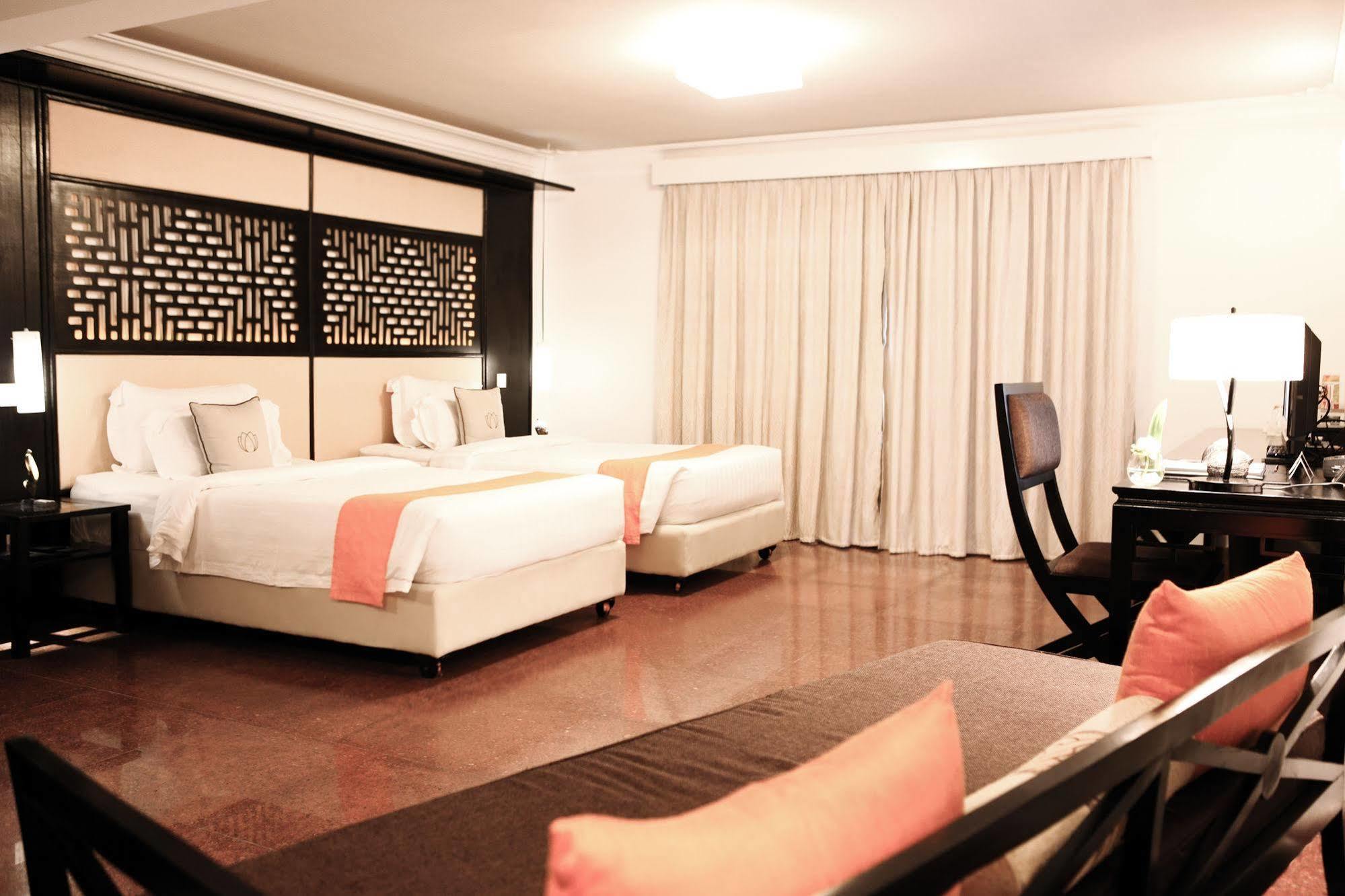 White Mansion 白色公馆 Otel Phnom Penh Dış mekan fotoğraf