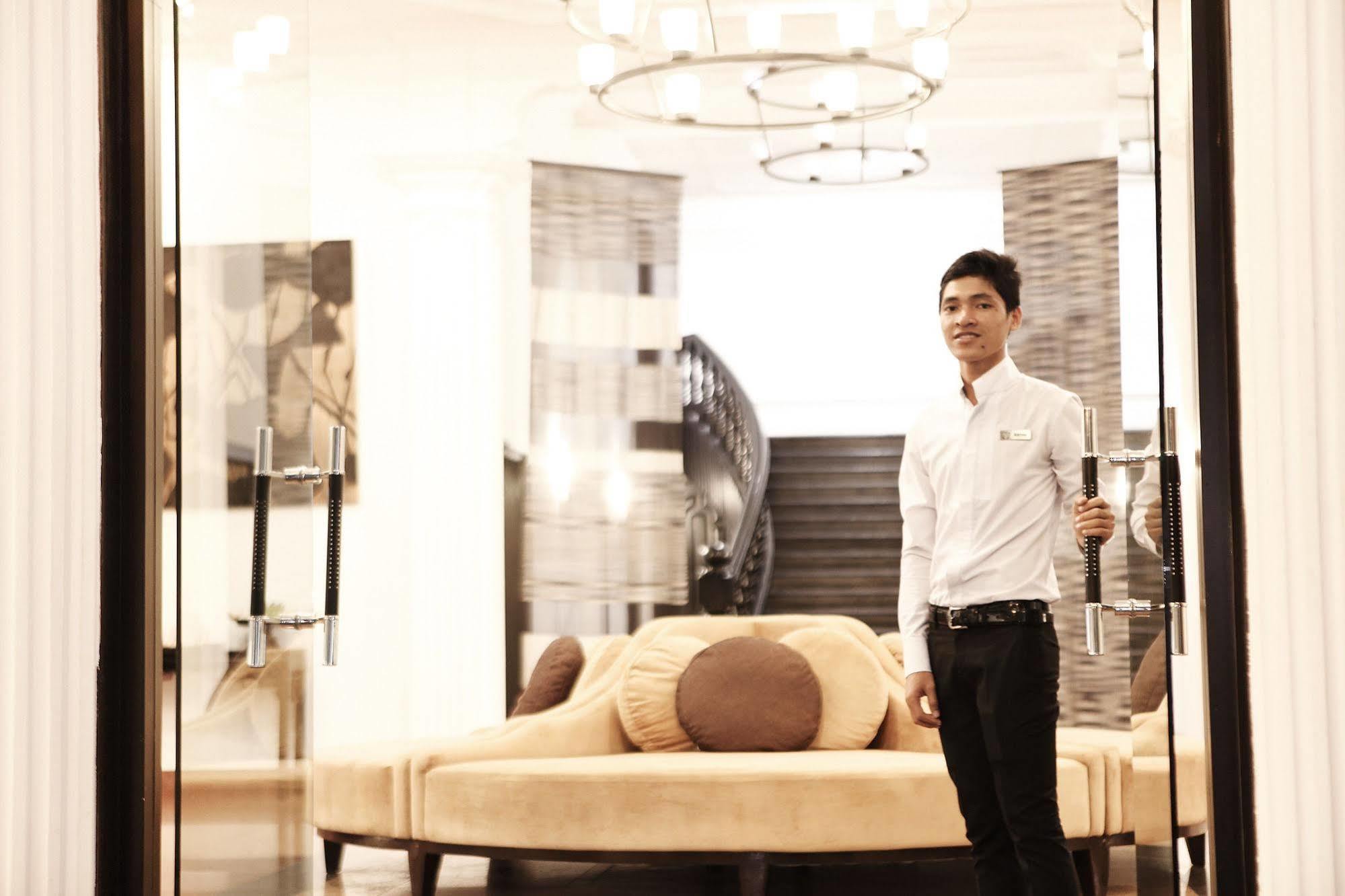 White Mansion 白色公馆 Otel Phnom Penh Dış mekan fotoğraf