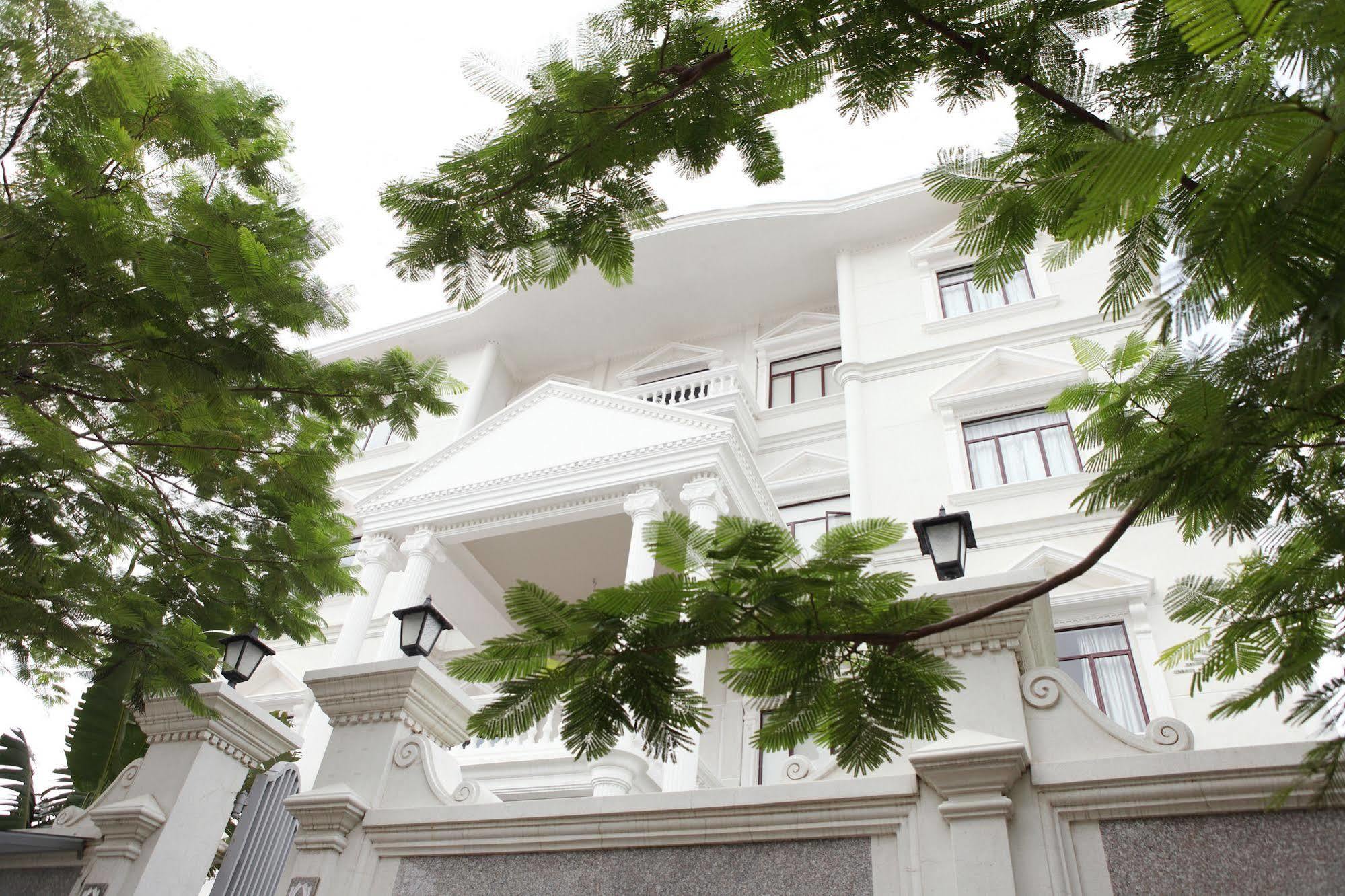 White Mansion 白色公馆 Otel Phnom Penh Dış mekan fotoğraf